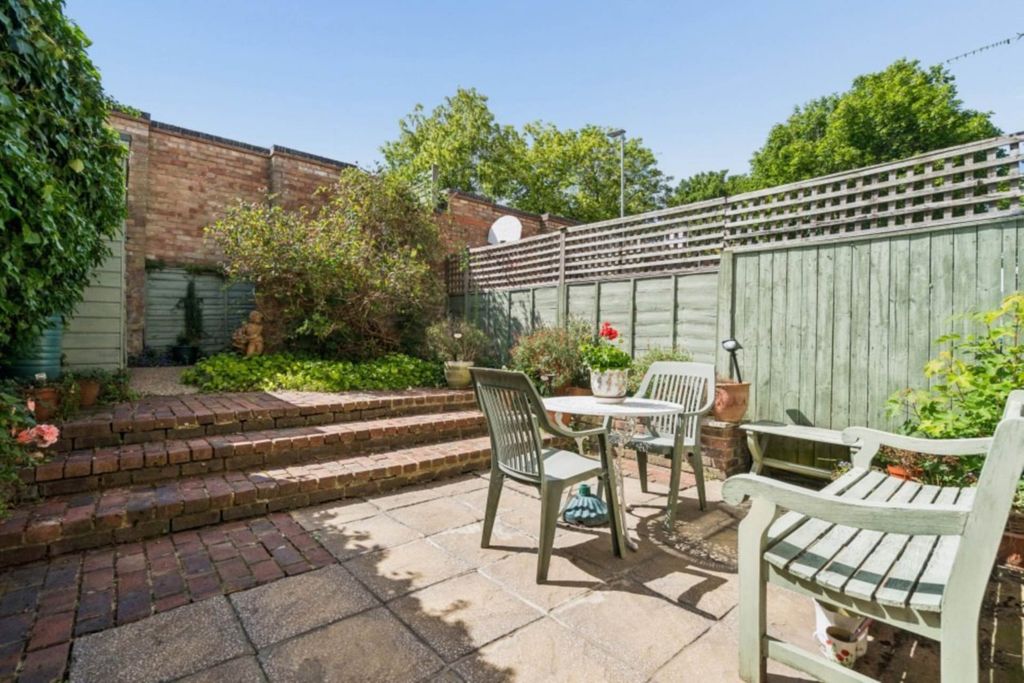 Property photo 3 of 16