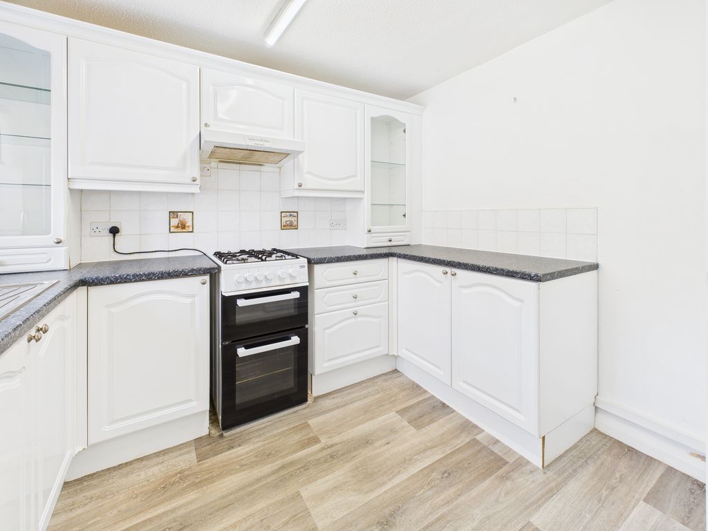 Property photo 3 of 14 Kitchen
