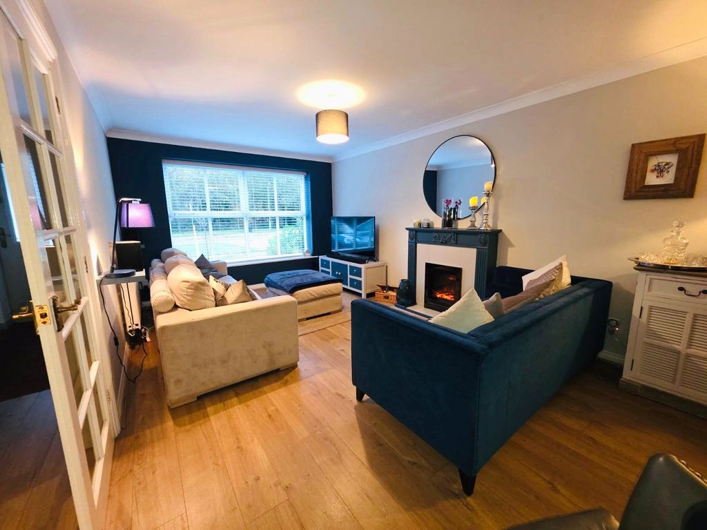 Property photo 2 of 15 Picture No. 31