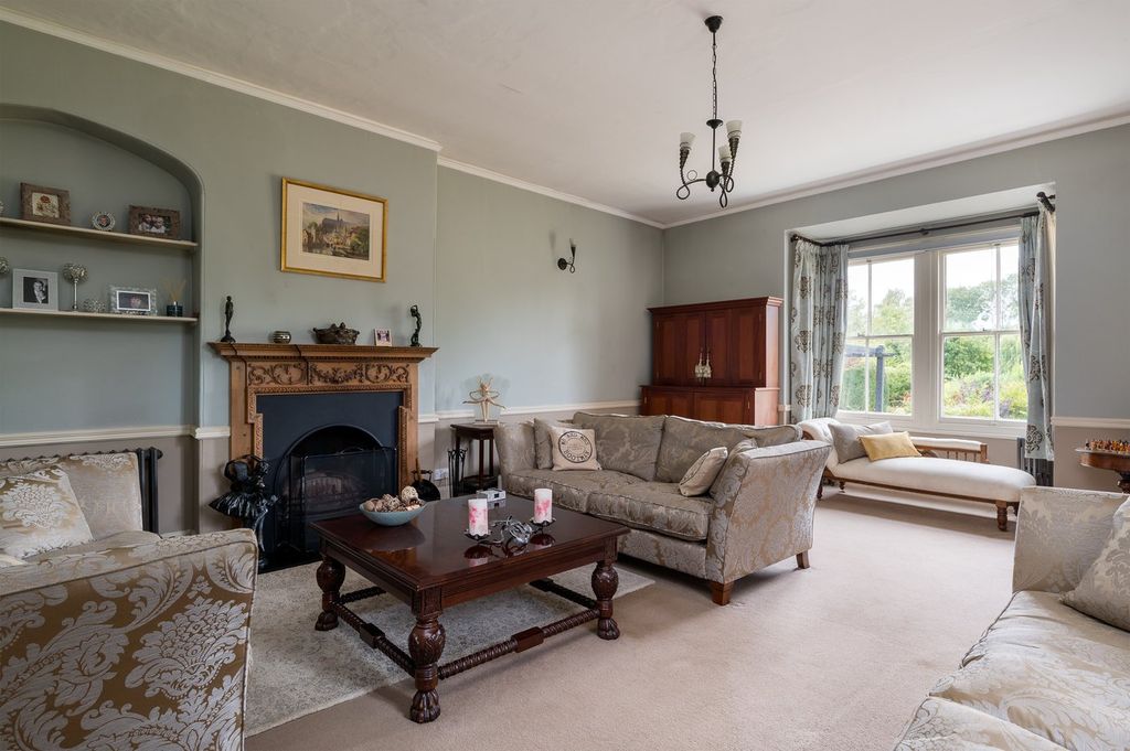 Property photo 3 of 42