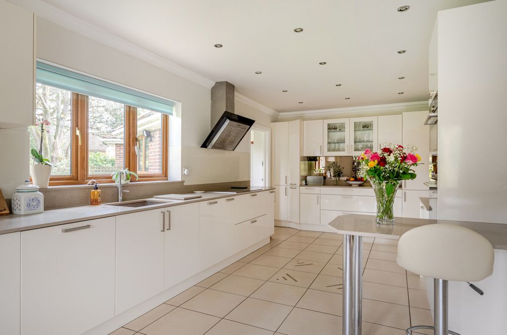 Property photo 3 of 19