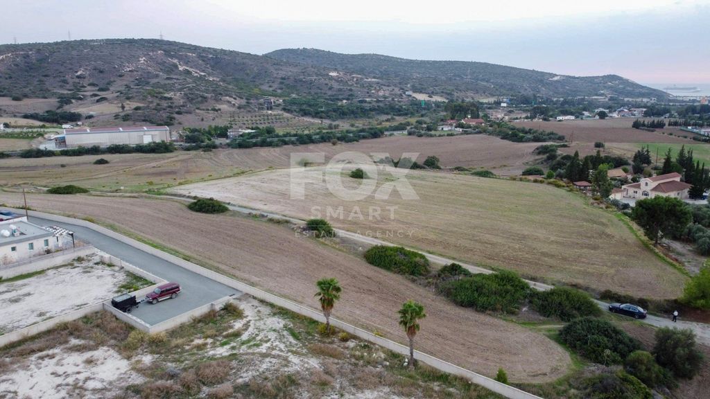 Property photo 2 of 3