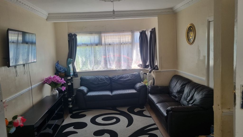 Property photo 1 of 5