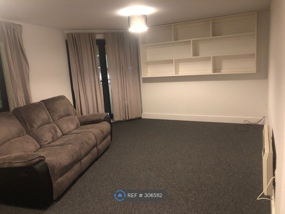 Property photo 3 of 7 Lounge