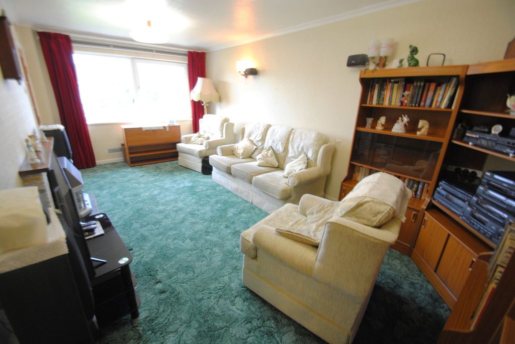 Property photo 2 of 20