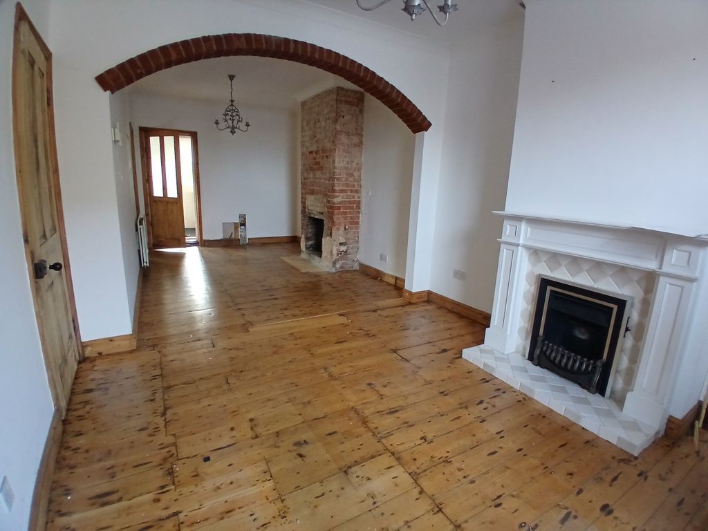 Property photo 1 of 9 Living Room