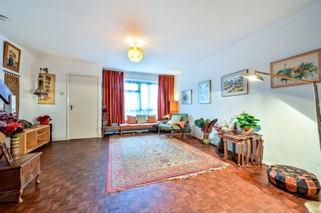 Property photo 2 of 17