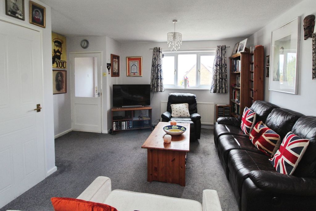 Property photo 3 of 11