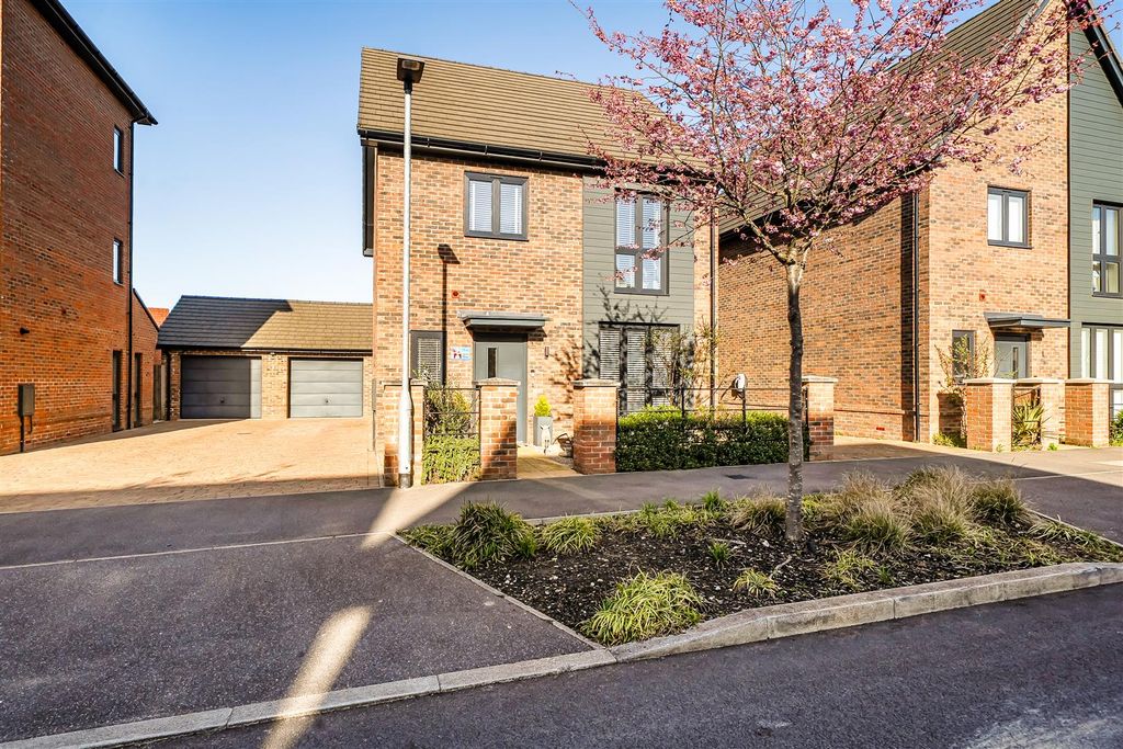 Property photo 1 of 21 1430445-2-69B977996790E.Jpg