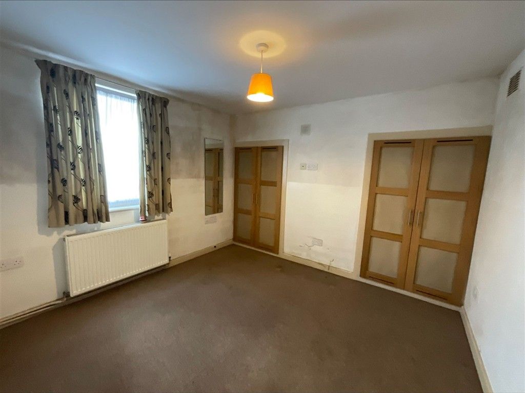 Property photo 3 of 5 Bedroom