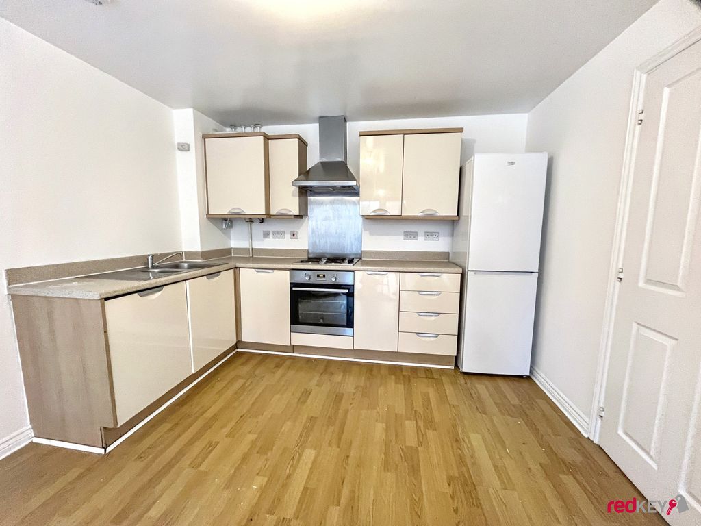 Property photo 3 of 6 Kitchen