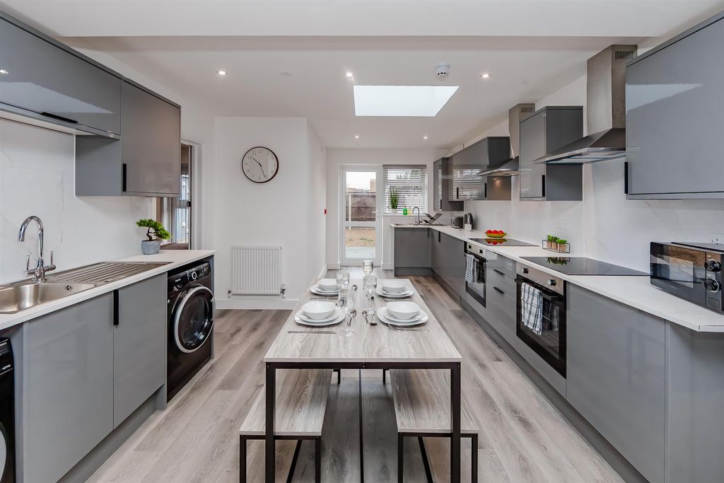 Property photo 2 of 10 Common_Img-6.Jpg