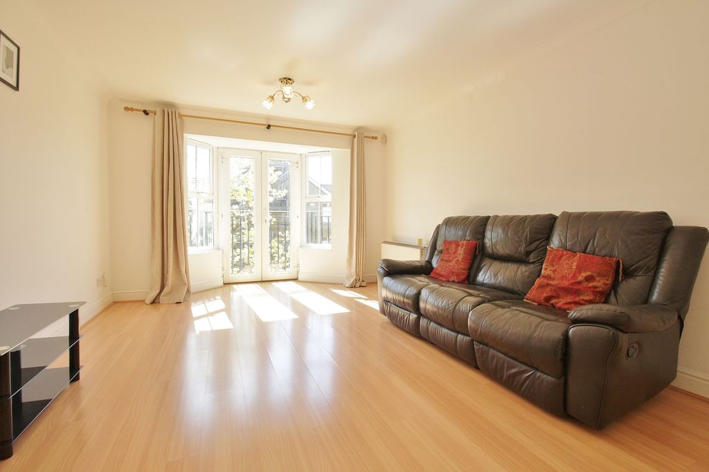 Property photo 3 of 8