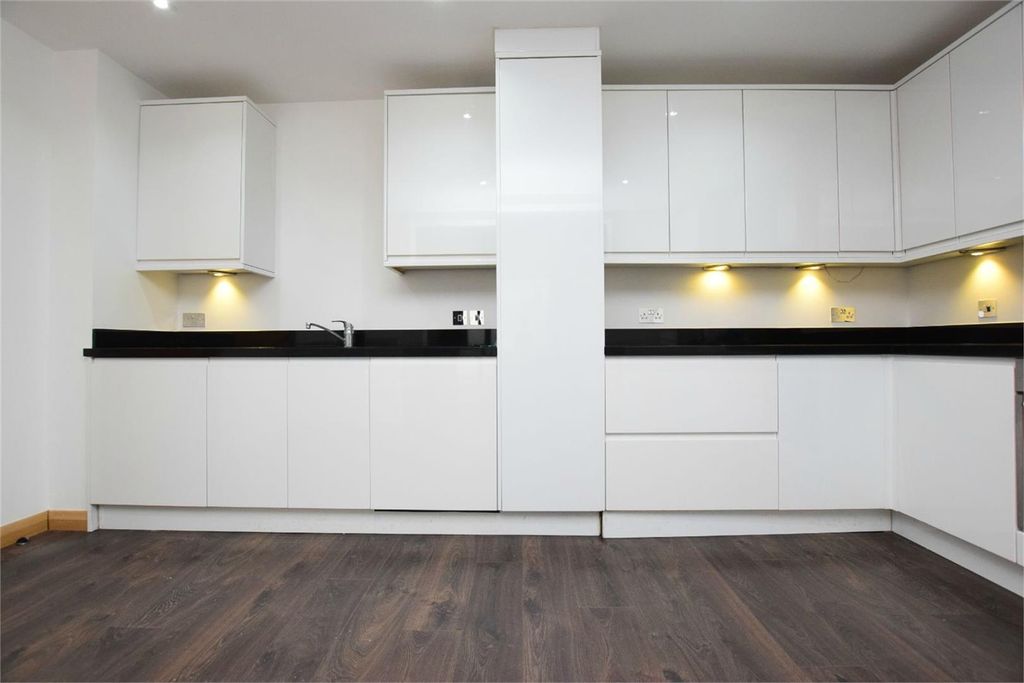 Property photo 2 of 6 1