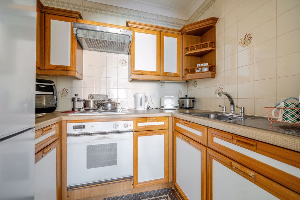 Property photo 3 of 20 Kitchen