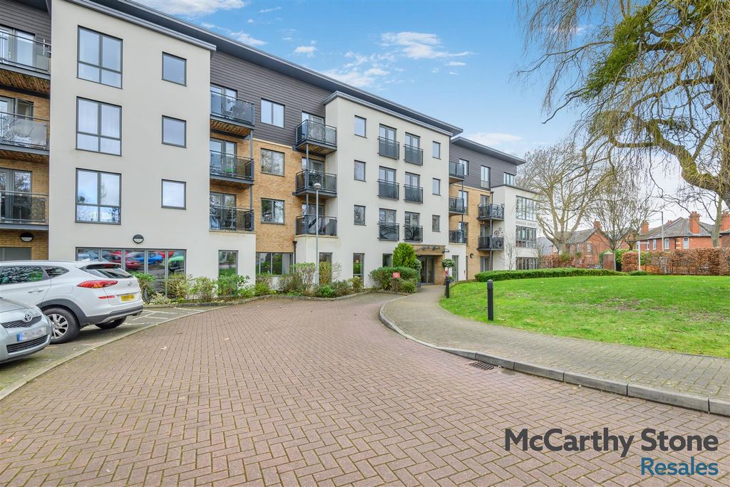 Property photo 2 of 22 8680025-Exterior06.Jpg