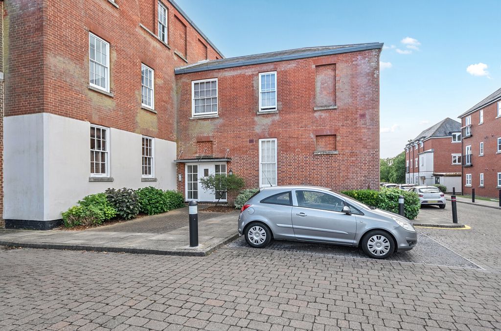 Property photo 1 of 10 1469509-20-6A1F0F...