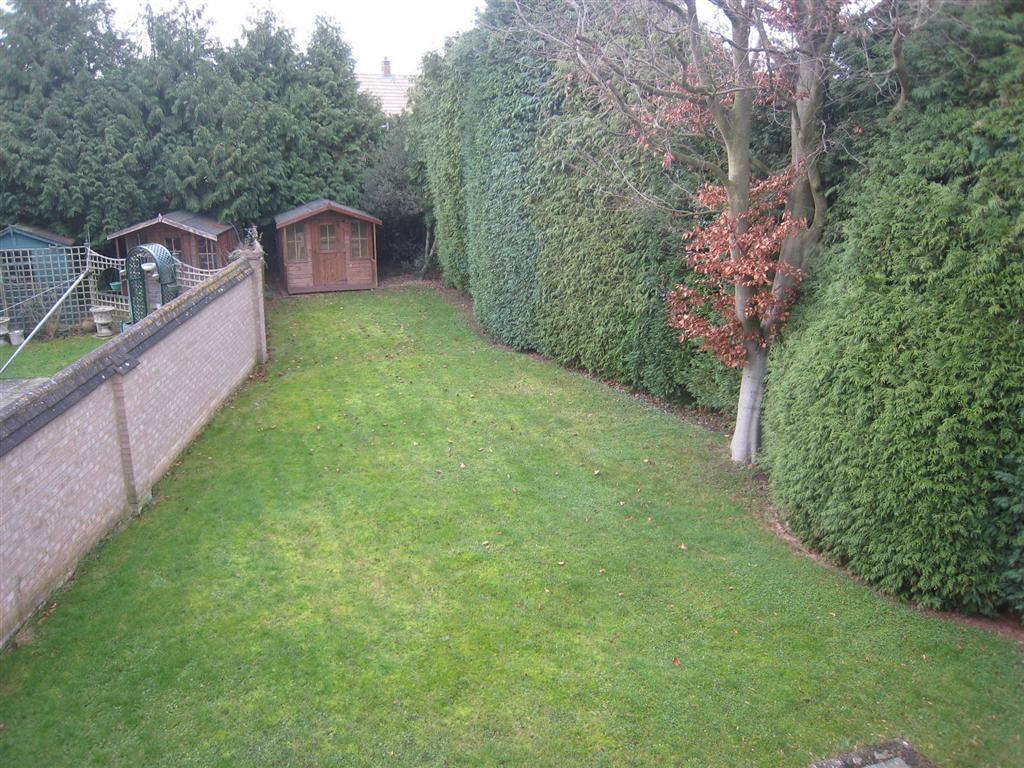Property photo 2 of 12 Garden