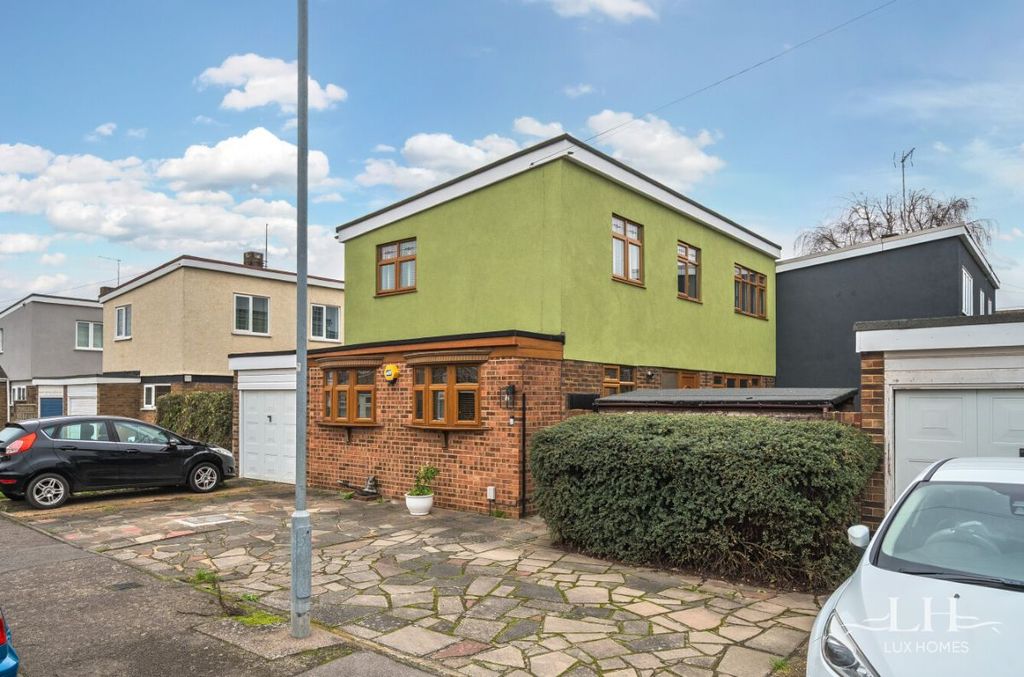 Property photo 2 of 25