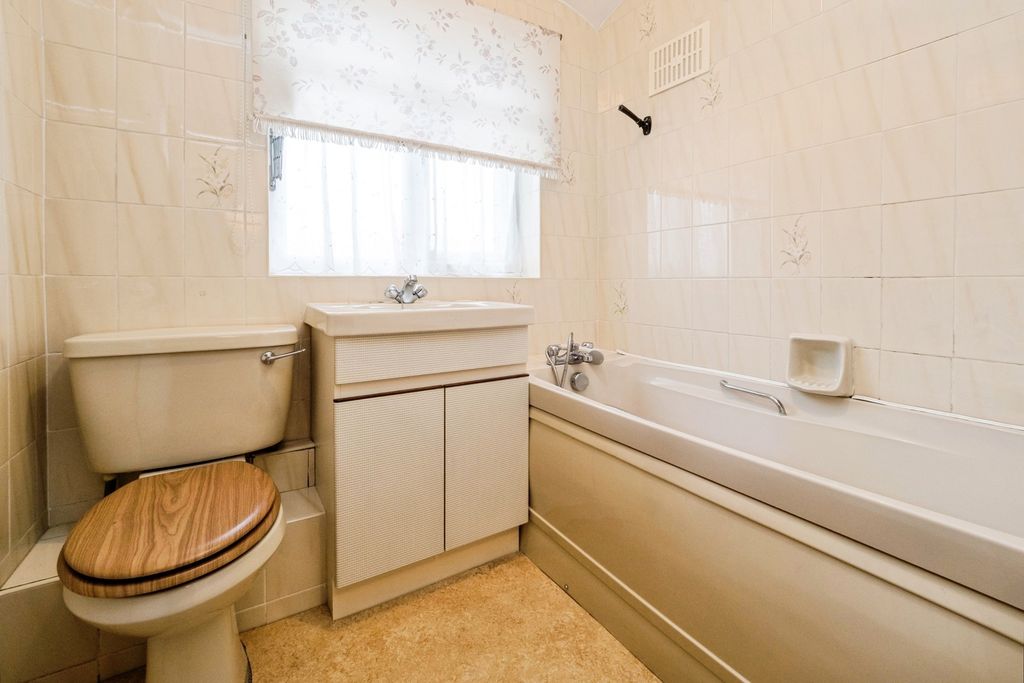 Property photo 3 of 31 Pbox-Img.Jpg