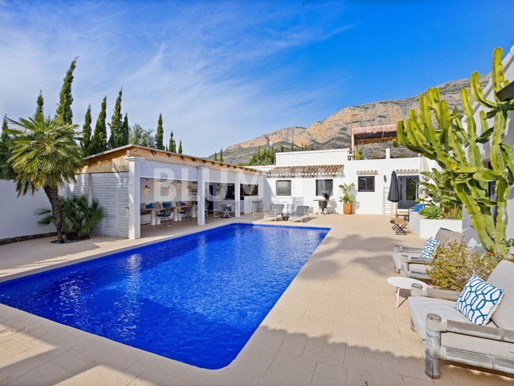 Property photo 1 of 59 Mediterranean Finca With 2 Homes And Private Vineyard For Sale In Jávea