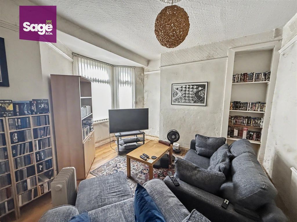 Property photo 2 of 21