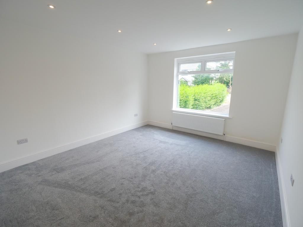 Property photo 3 of 22 Bedroom / Sitting Room