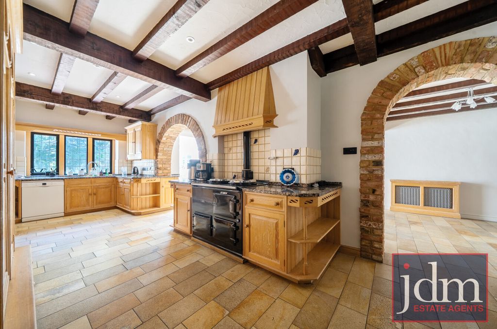 Property photo 2 of 24 Kitchen