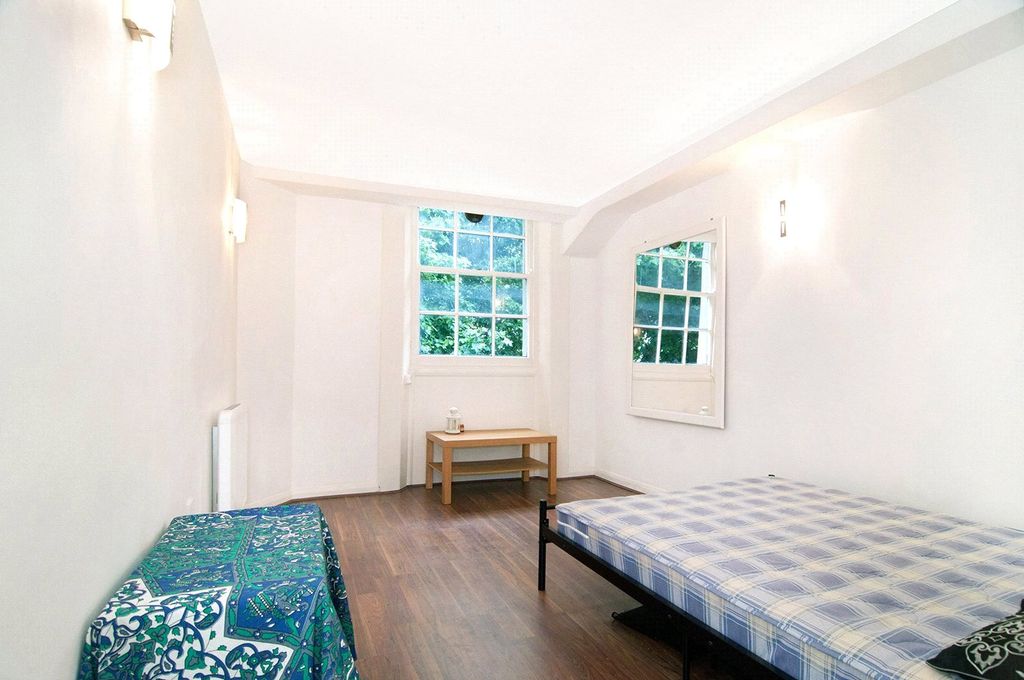 Property photo 3 of 4 Picture No. 02