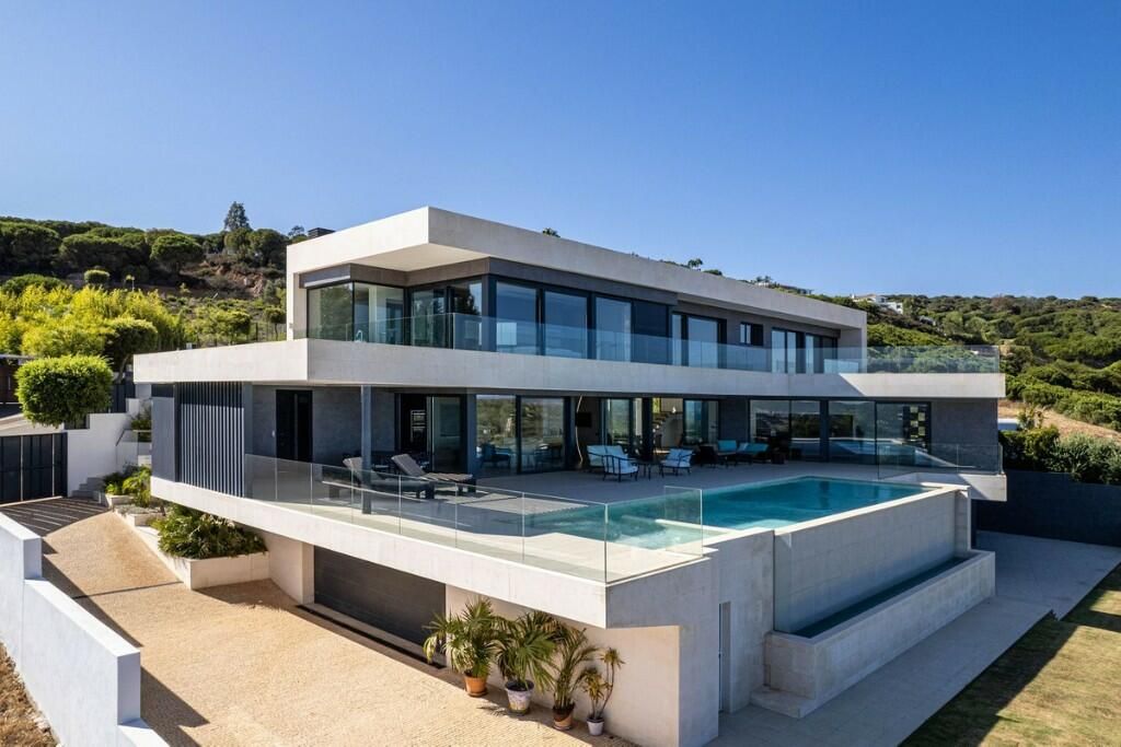 Property photo 1 of 3