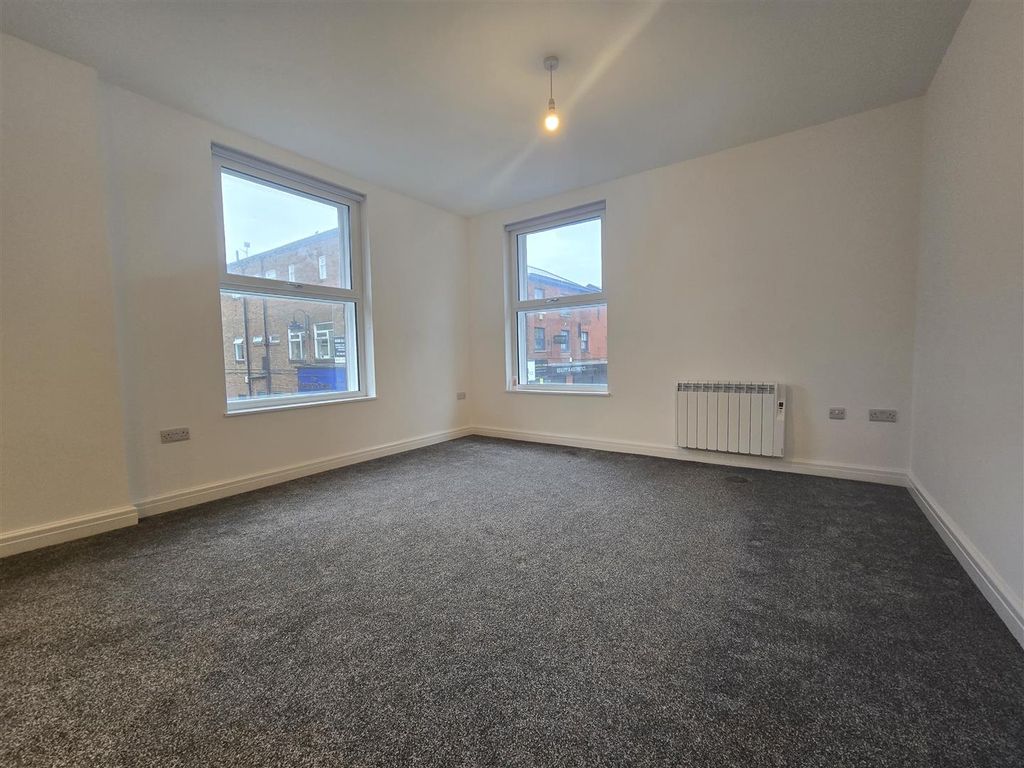 Property photo 3 of 8 20251112_144213.Jpg