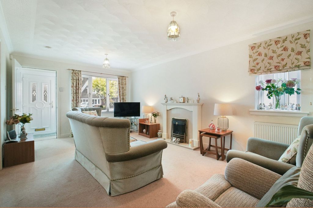 Property photo 2 of 21