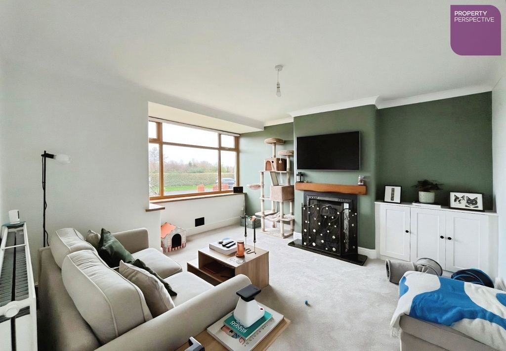 Property photo 2 of 12 Lounge