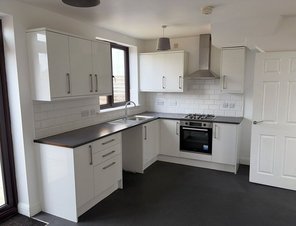Property photo 2 of 11 Picture No. 20