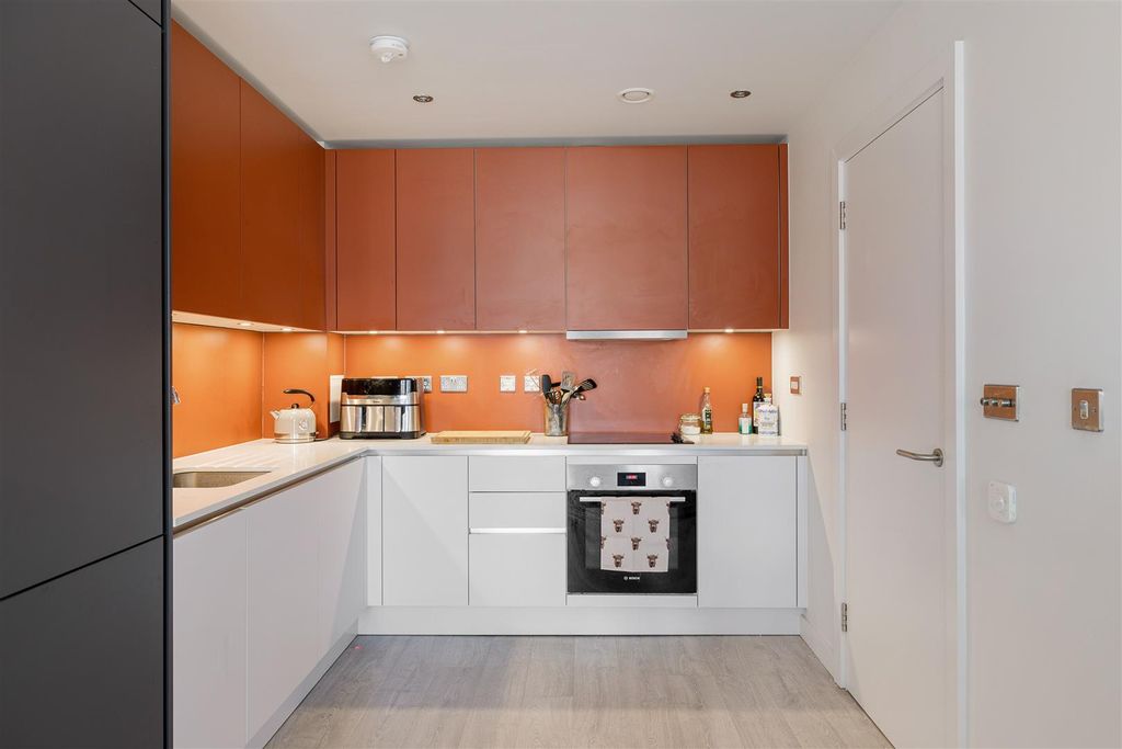 Property photo 3 of 30 Copper Street, E20