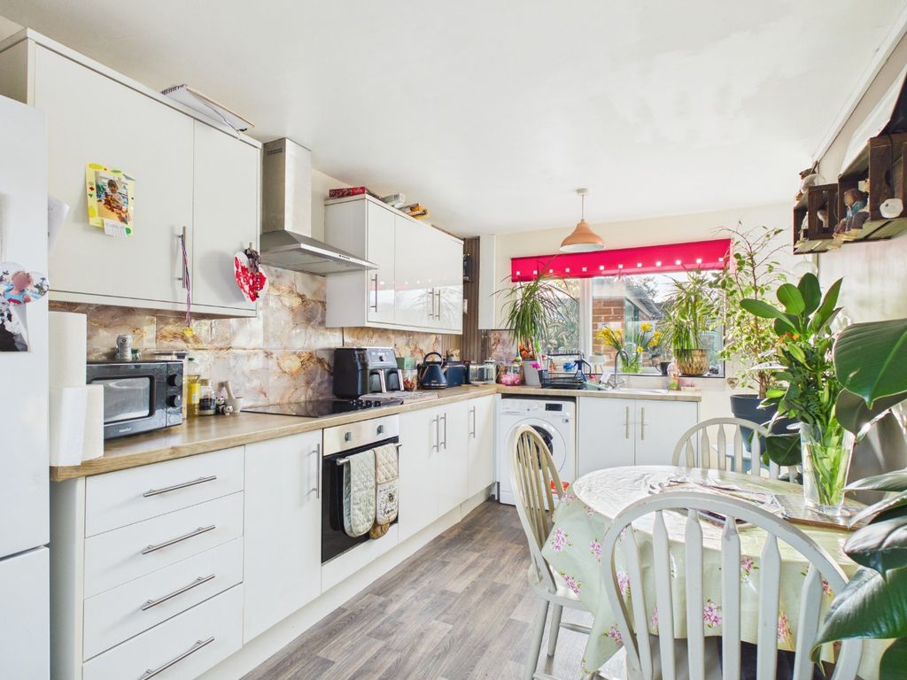 Property photo 2 of 17 4926675