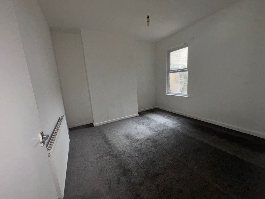 Property photo 3 of 9 Photo 9