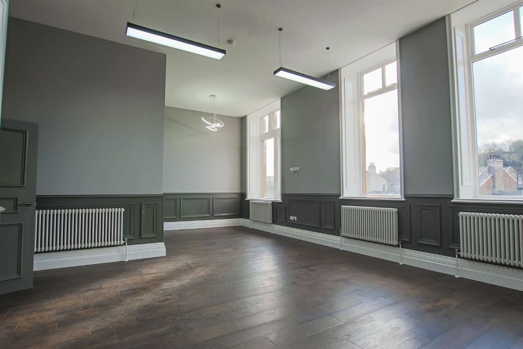 Property photo 3 of 27