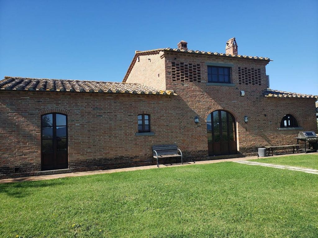 Property photo 1 of 30