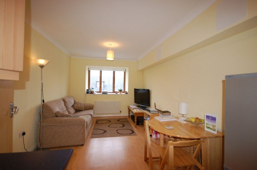 Property photo 2 of 5 Living Room