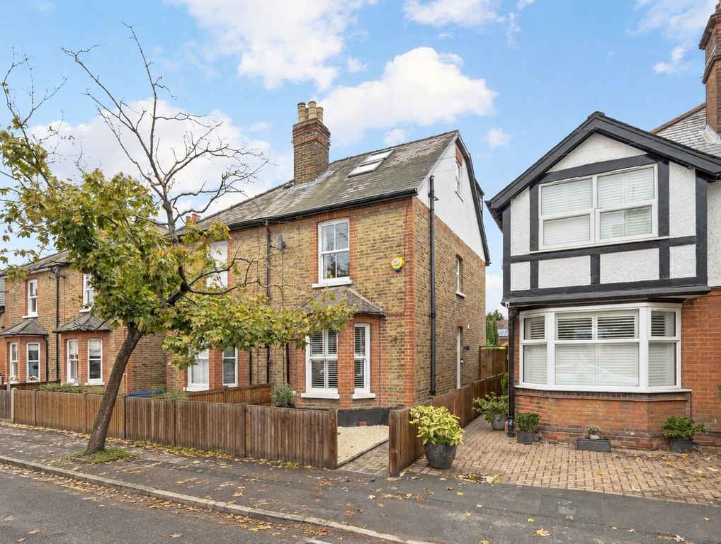 Property photo 1 of 17
