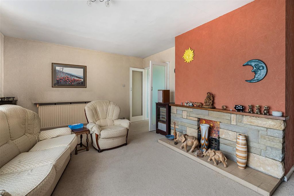 Property photo 3 of 21 11_66792.Jpg