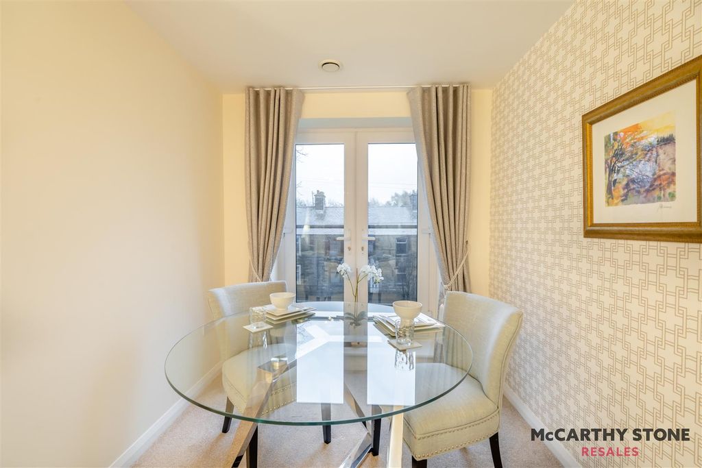 Property photo 3 of 28 8583526-Interior07.Jpg