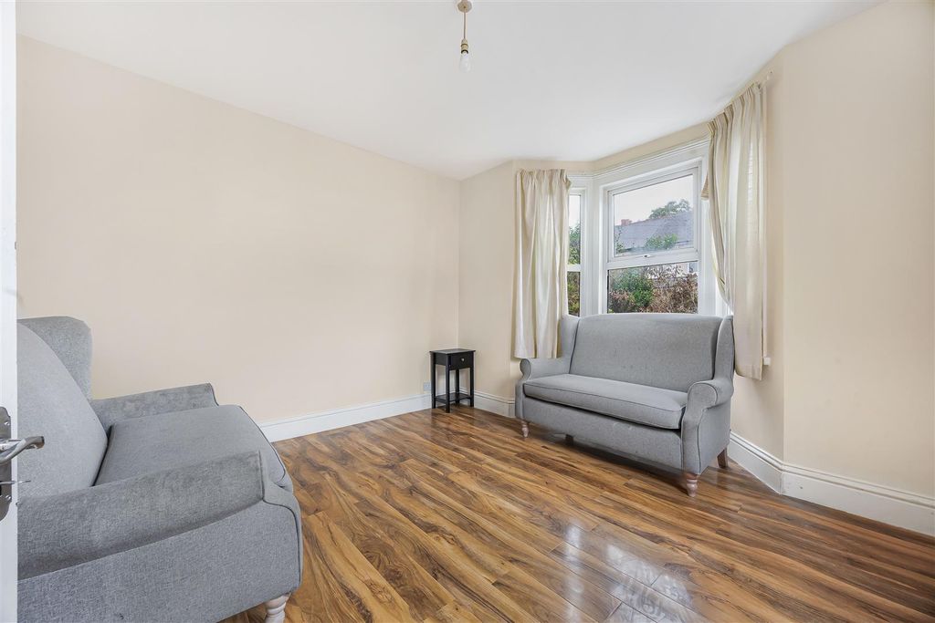 Property photo 3 of 17 11_88437.Jpg