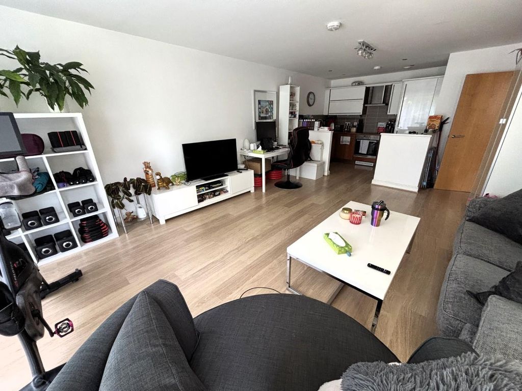 Property photo 3 of 11