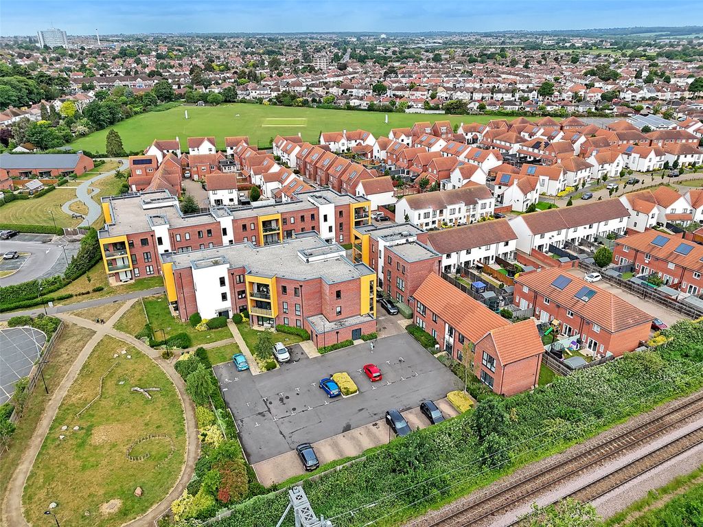 Property photo 2 of 12 Picture No. 03