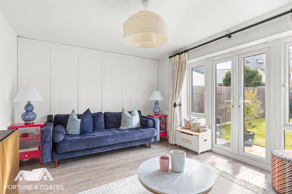 Property photo 2 of 29 Huntleyroad_27.Jpg