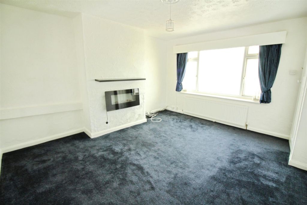 Property photo 2 of 10 Living Room