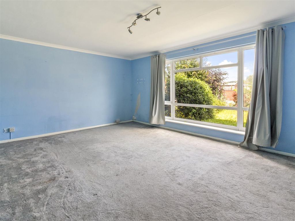 Property photo 2 of 11 1 Cedar Court New-001.Jpg