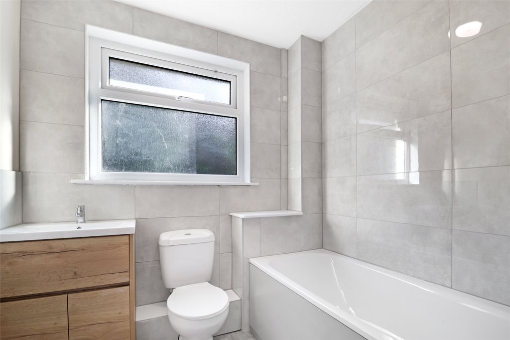 Property photo 3 of 11 3 - Picture No. 21